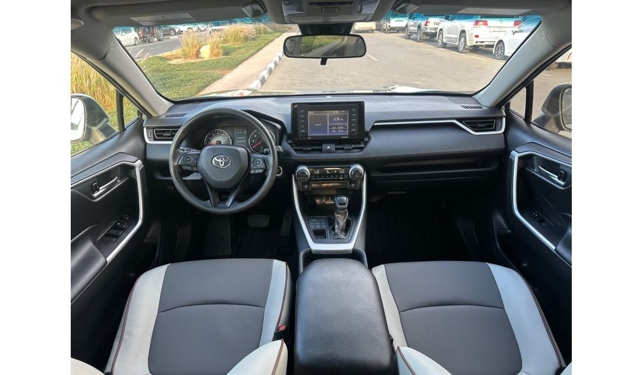 Toyota RAV4 XLE 4WD push start, leather seats,