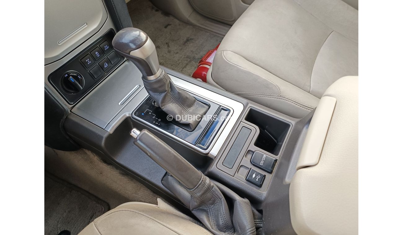 تويوتا برادو VXR / V6 / 4.0L / FULL OPTION / LOW MILEAGE (LOT # 44749)