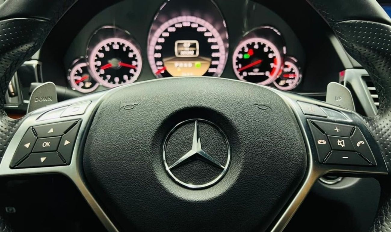 Mercedes-Benz E 63 AMG Std 5.5L