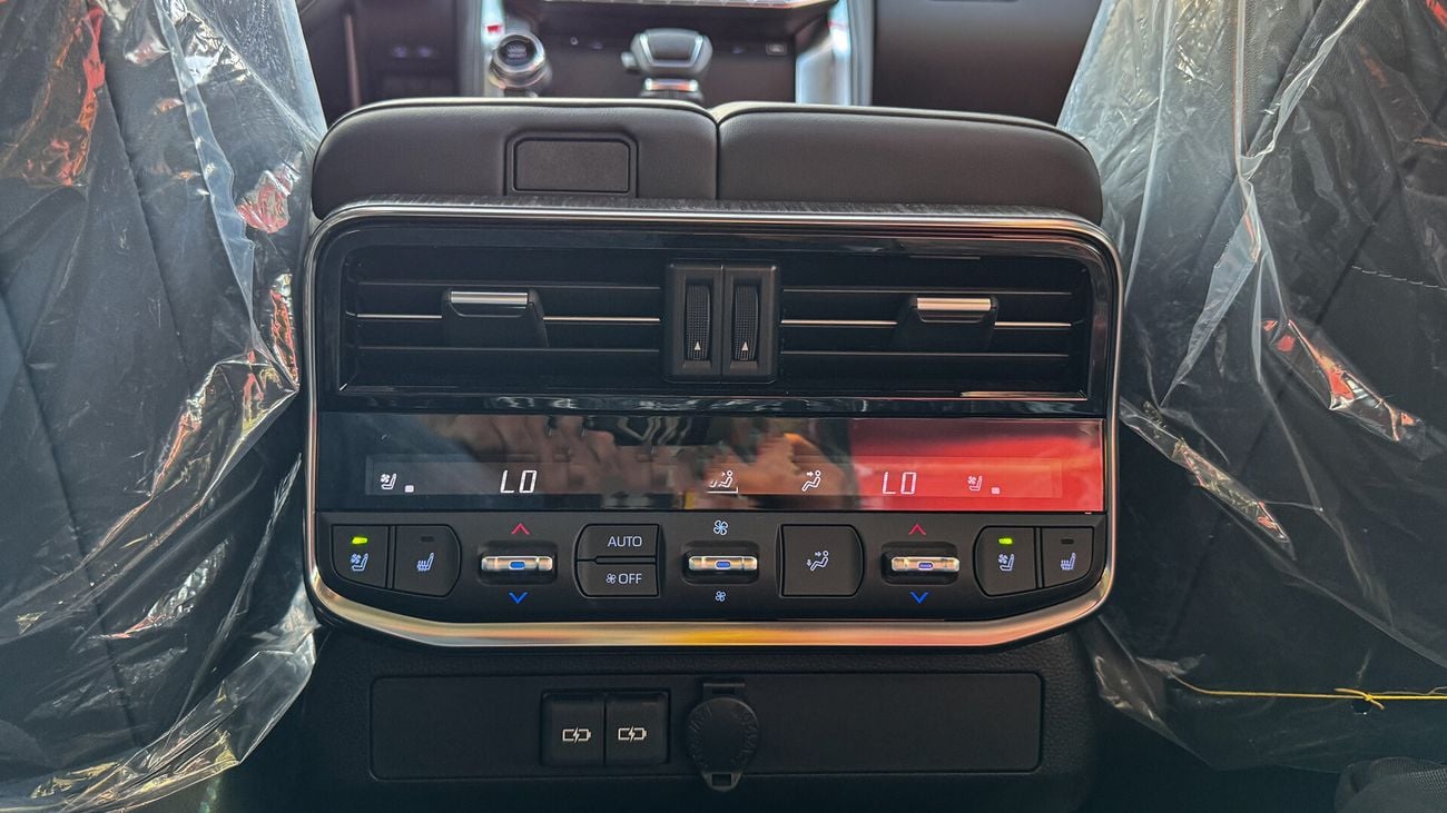 Toyota Land Cruiser 300 ZX 3.3L DIESEL A/T Floor 5-SEATS EURO SPECS 2023 0Km (EXPORT OFFER)