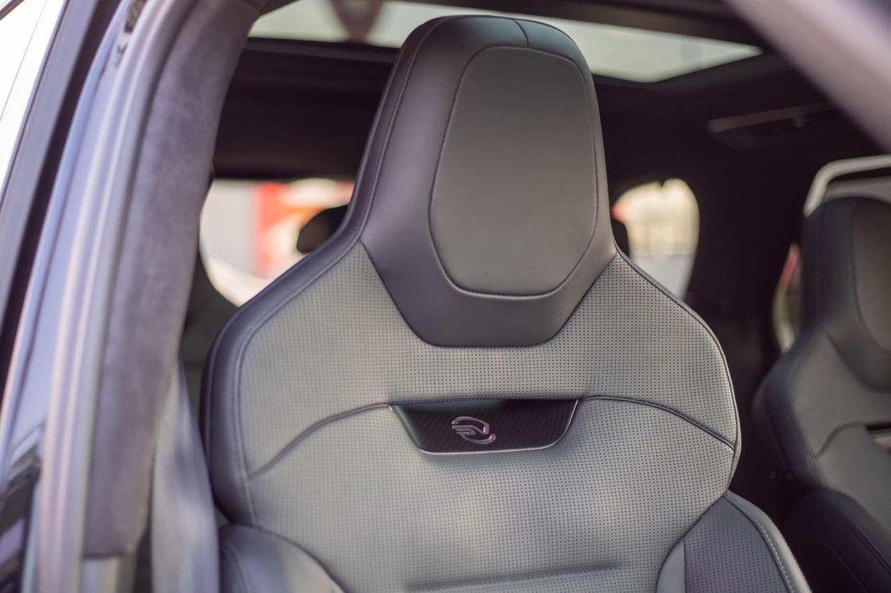 Land Rover Range Rover LWB SV P615 4.4L