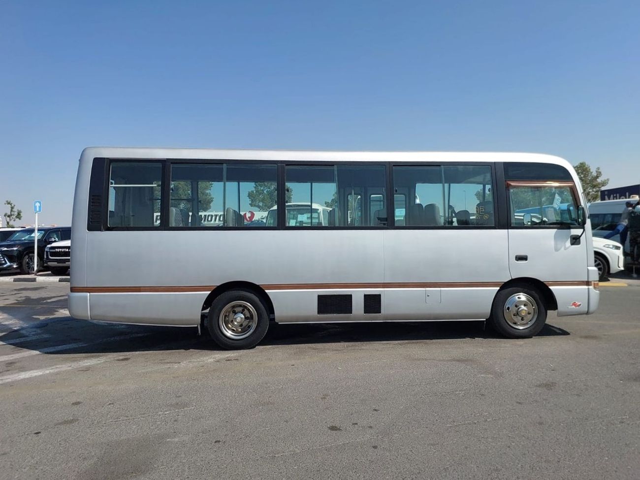 نيسان سيفيليان (RAMADAN OFFER) NISSAN CIVILIAN BUS RHD 2002 MODEL 4.2 L DIESEL AUTOMATIC(PM20042)