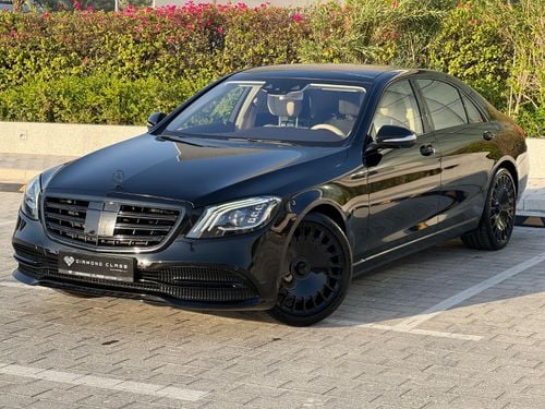 Mercedes-Benz S 560 Std 4.0L (469 HP) 4.0L (469 HP)