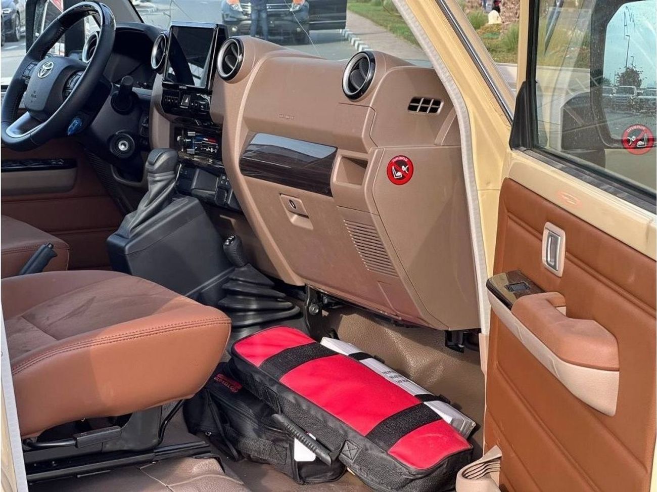 Toyota Land Cruiser Pick Up LC79 2.8L DSL A/T D/C // 2025 // FULL OPTION WITH RADAR , LED LIGHT , DVD & BACK CAMERA // SPECIAL O