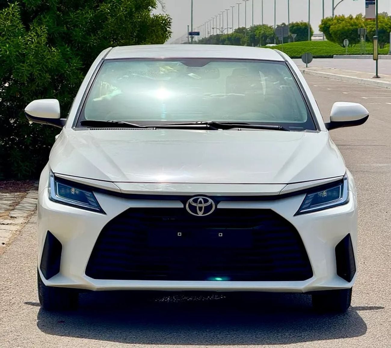 Toyota Yaris E