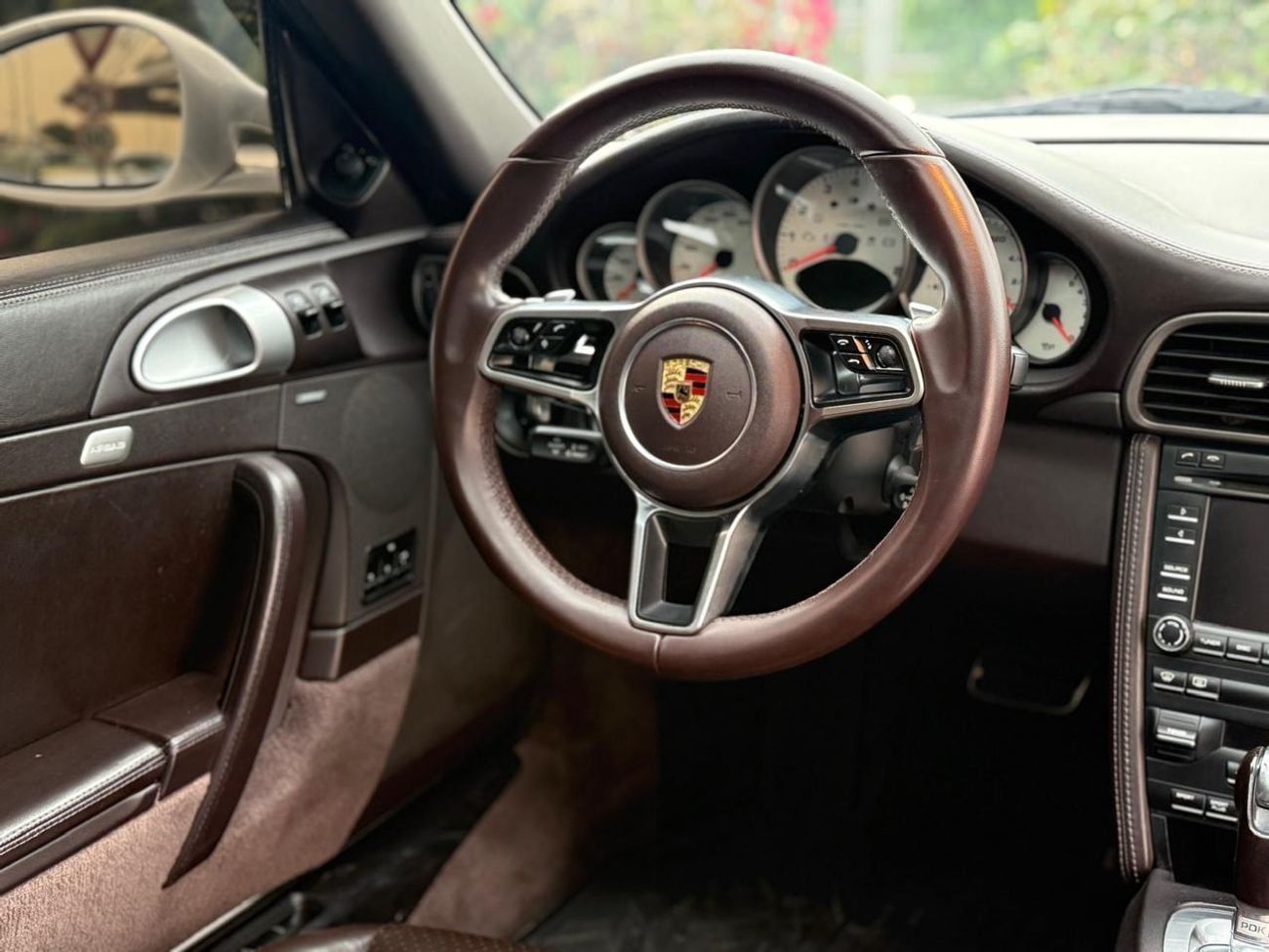 Porsche 911  PORSCHE 911 2010 GCC TOP OF RANGE 2 KEY FULL SERVICE HISTORY FOR EXPORT