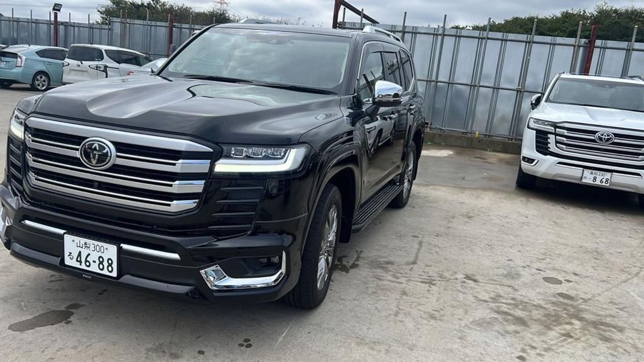 Used Toyota Land Cruiser Land Cruiser Lc 300 Model 2022 Engine Petrol used-toyota-land-cruiser-land-cruiser-lc-300-model-2022-engine-petrol