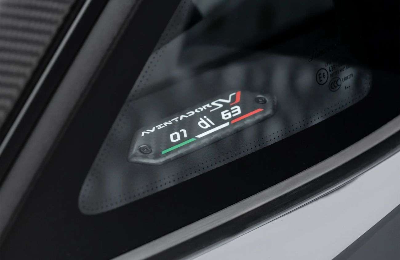 لامبورغيني أفينتادور 6.5L 12 Cylinder Naturally Aspirated Engine