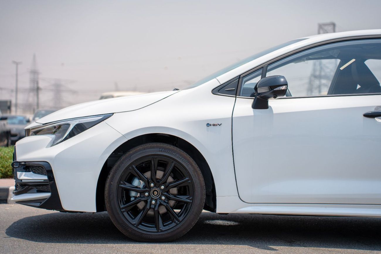 تويوتا ليفين تويوتا ليفين سبورت 2025 النسخة السوداء 1.8 لتر هجين