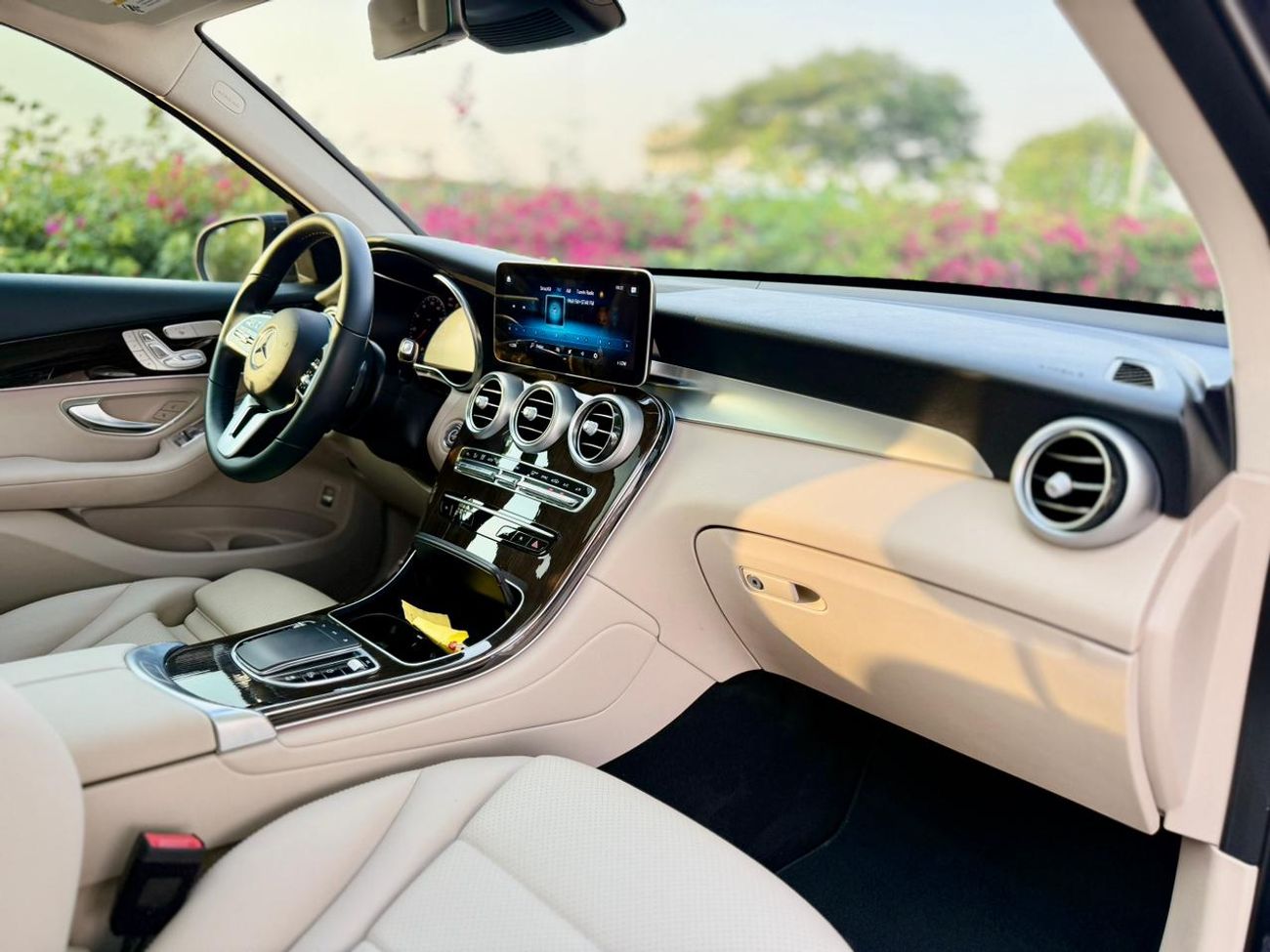 Mercedes-Benz GLC 300 Std 2.0L