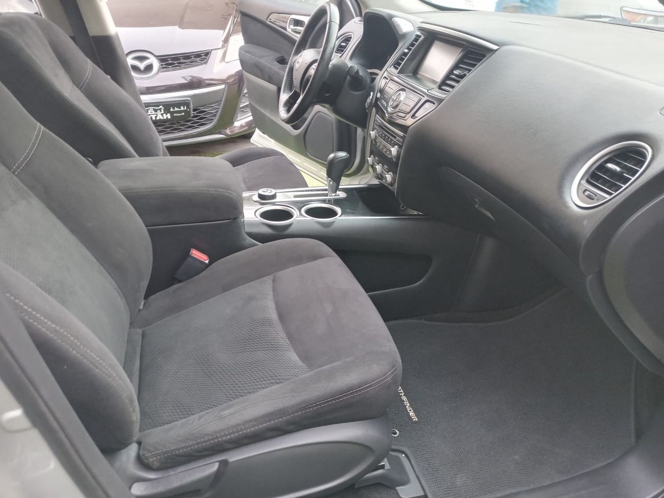 Nissan Pathfinder American import 2015 model cruise control rear spoiler in excellent condition