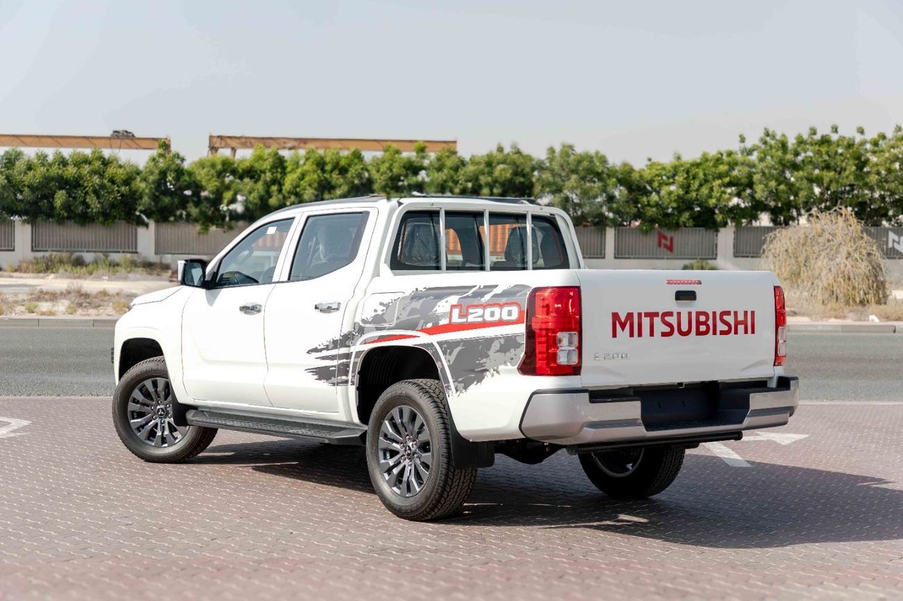 ميتسوبيشي L200 2025 Mitsubishi L200 GLS 2.4L - Manual - White Inside Black | Export Only