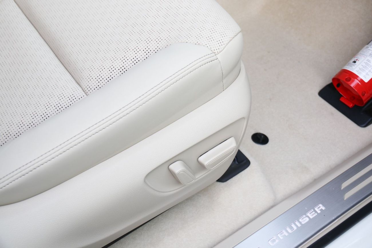 Toyota Land Cruiser Toyota Land Cruiser VX 4.0L | RADAR | WITH ACCESSORIES