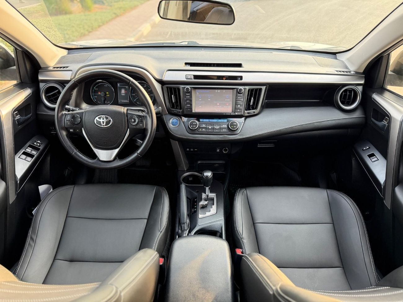 تويوتا راف ٤ XLE Hybrid sunroof,push start full Option