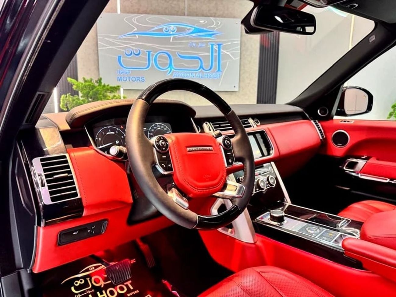 لاند روفر رينج روفر Supercharged 5.0L SUPERCHARGED VOGUE V8 || GCC II FULLY LOADED || CHASSIS ACCIDENT FREE || RED INTER