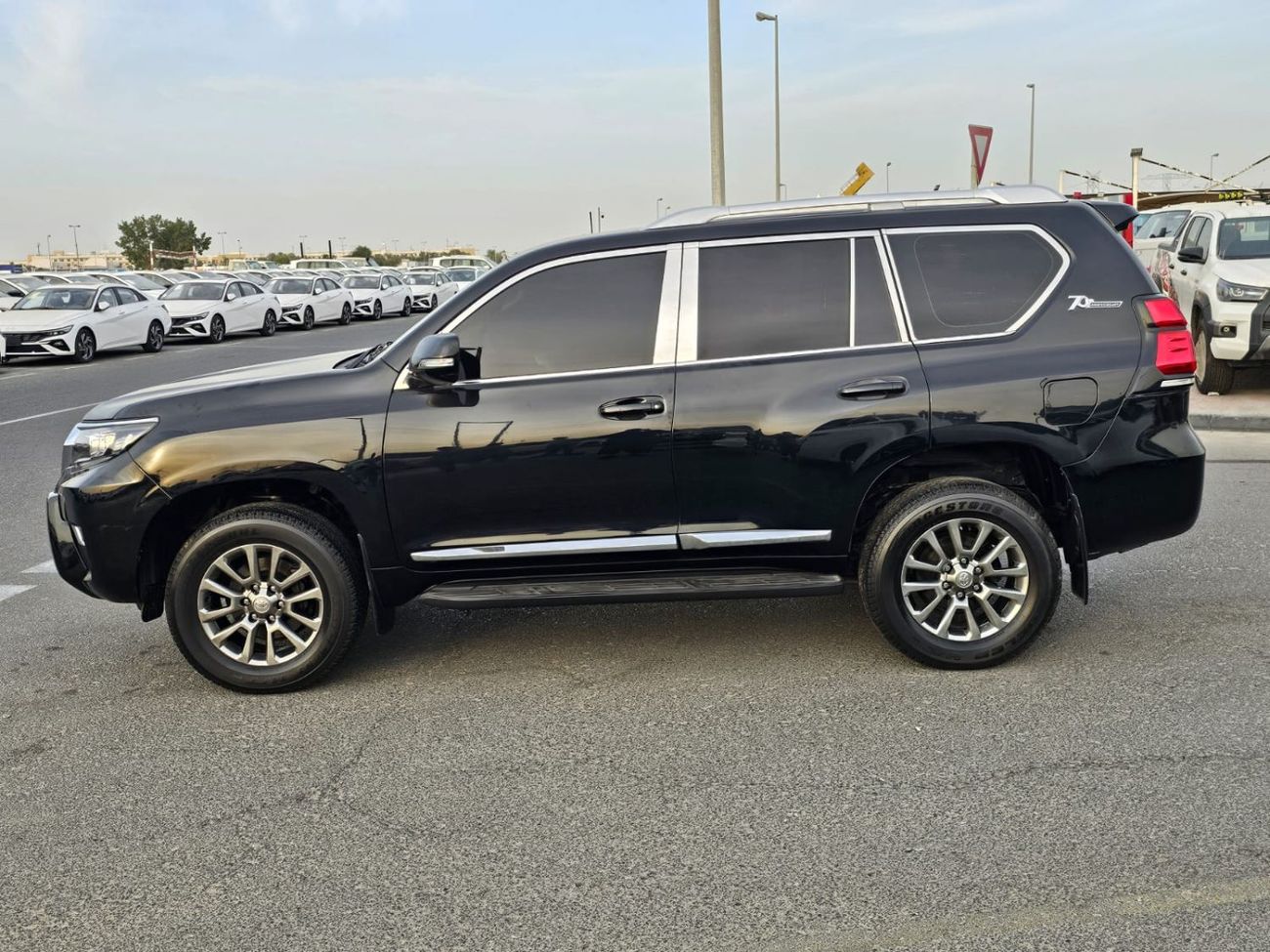 Toyota Prado Toyota prado 2019Model 2.7 v4 AWD 4x4 petrol engine Colour Black Transmission Automatic Interior.Beg