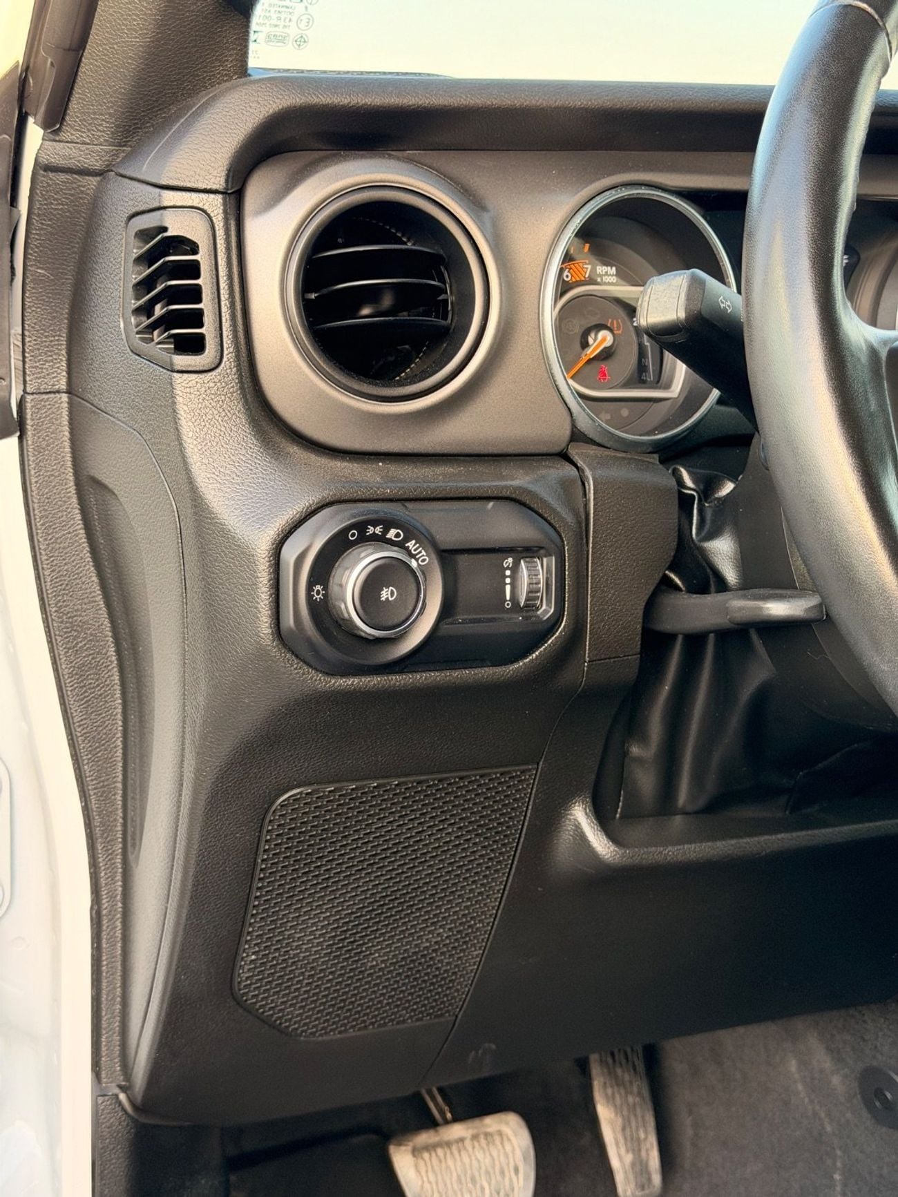 جيب رانجلر Sport 3.6L A/T (5 Seater)