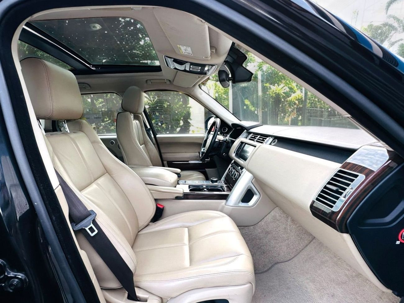 Land Rover Range Rover Vogue 5.0L Vogue HSE 5.0L V8 | 2016 | GCC SPECS | AED 1,850 Per Month