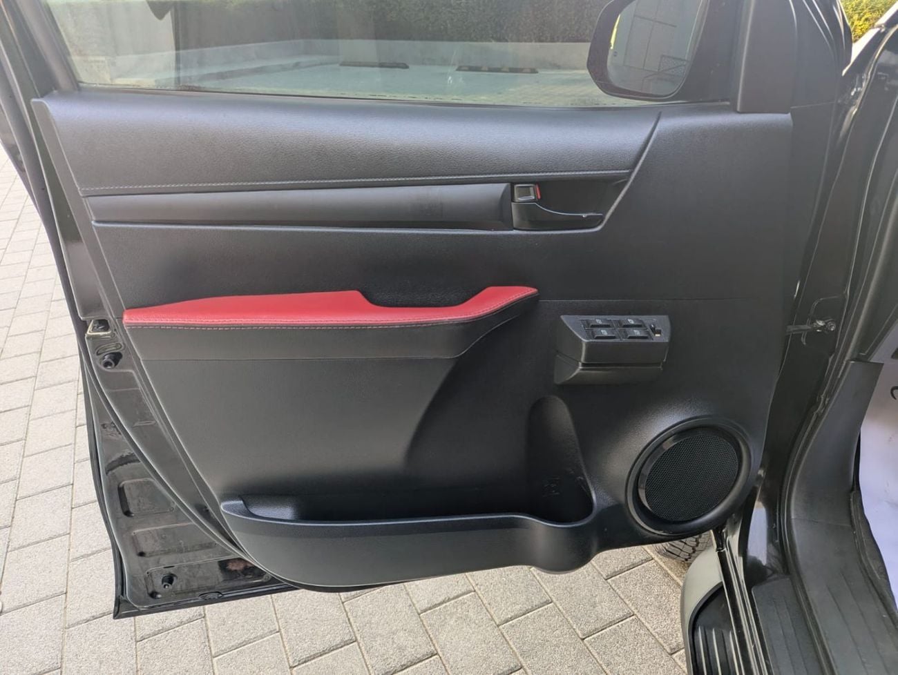 Toyota Hilux GLX 2018 Toyota Hilux Adventure GCC Specs Facelifted 2026 V4 2.7L Interior and Exterior Well-maintaind