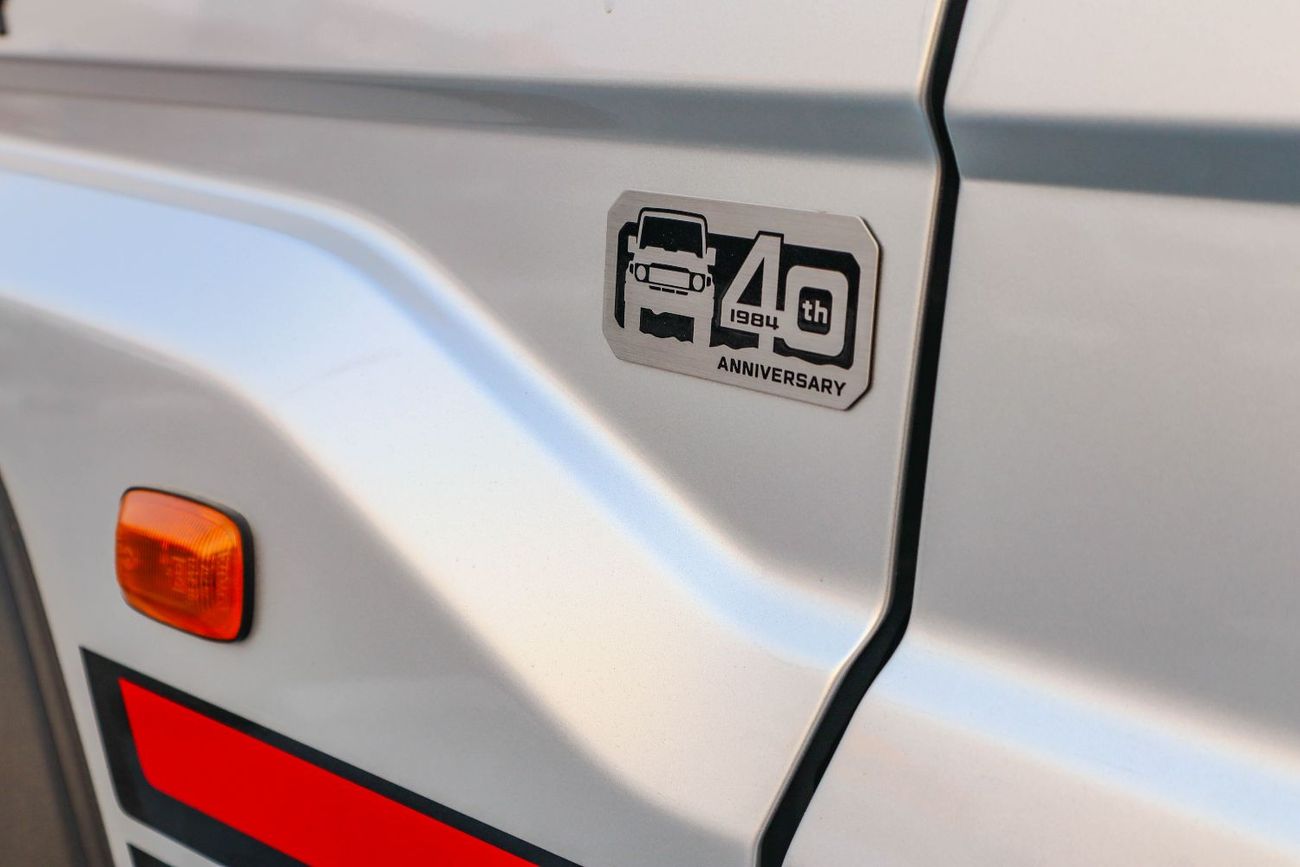 Toyota Land Cruiser 70 DLX 4.0L Toyota Land Cruiser 70 Series (GRJ76) 5-Door Hardtop - Full Option Spec List