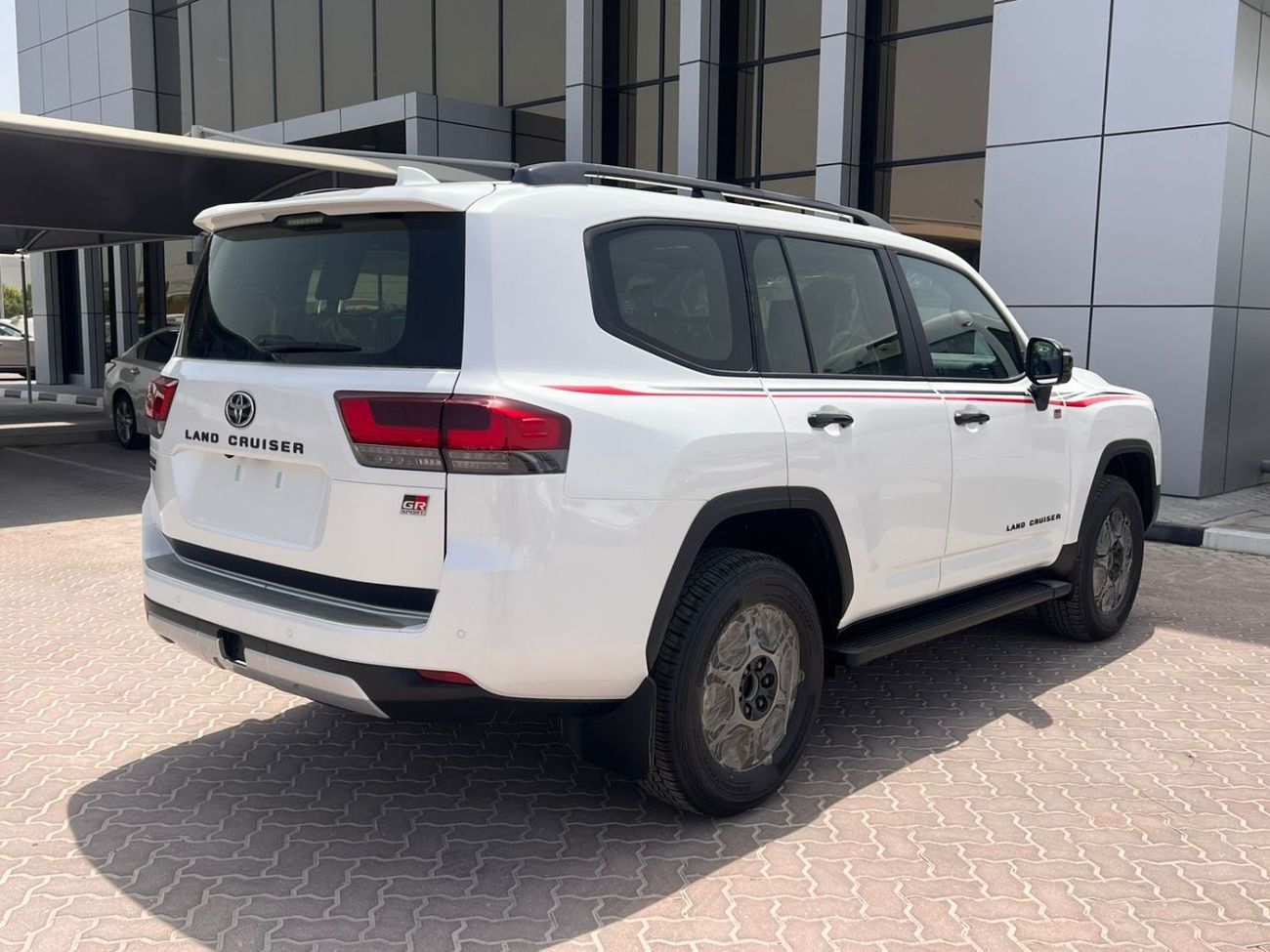 Toyota Land Cruiser 2025 Toyota Land Cruiser LC300 GR-Sport (Full-Option with Radar) 3.3L V6 Twin Turbo Diesel A/T 4WD E