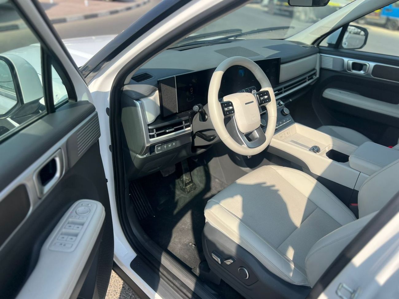 هيونداي سانتا في 2025 Hyundai Santa Fe New Shape 2.5L V4 - SEL Premium - Leather seat - Auto Trunk - 7 Seater - 12000