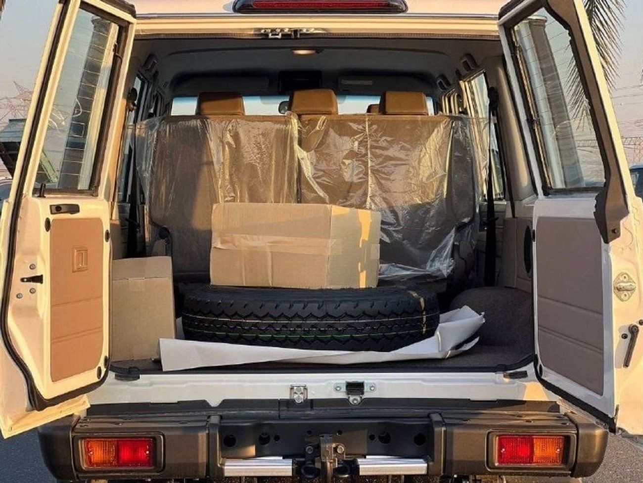 تويوتا لاند كروزر 70 LC76 4.5L V8 DSL M/T // 2024 // STANDER OPTION WITH BACK CAMERA , SNOOKER // SPECIAL OFFER // BY FOR