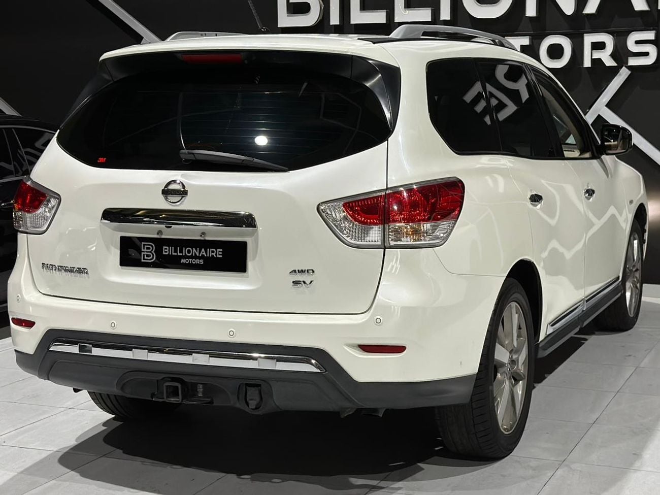 Nissan Pathfinder SV 3.5L (260 HP) 4WD NISSAN PATHFINDER | GCC | 2015 | FULL OPTIONS 7SEATERS WITH PANORAMIC ROOF
