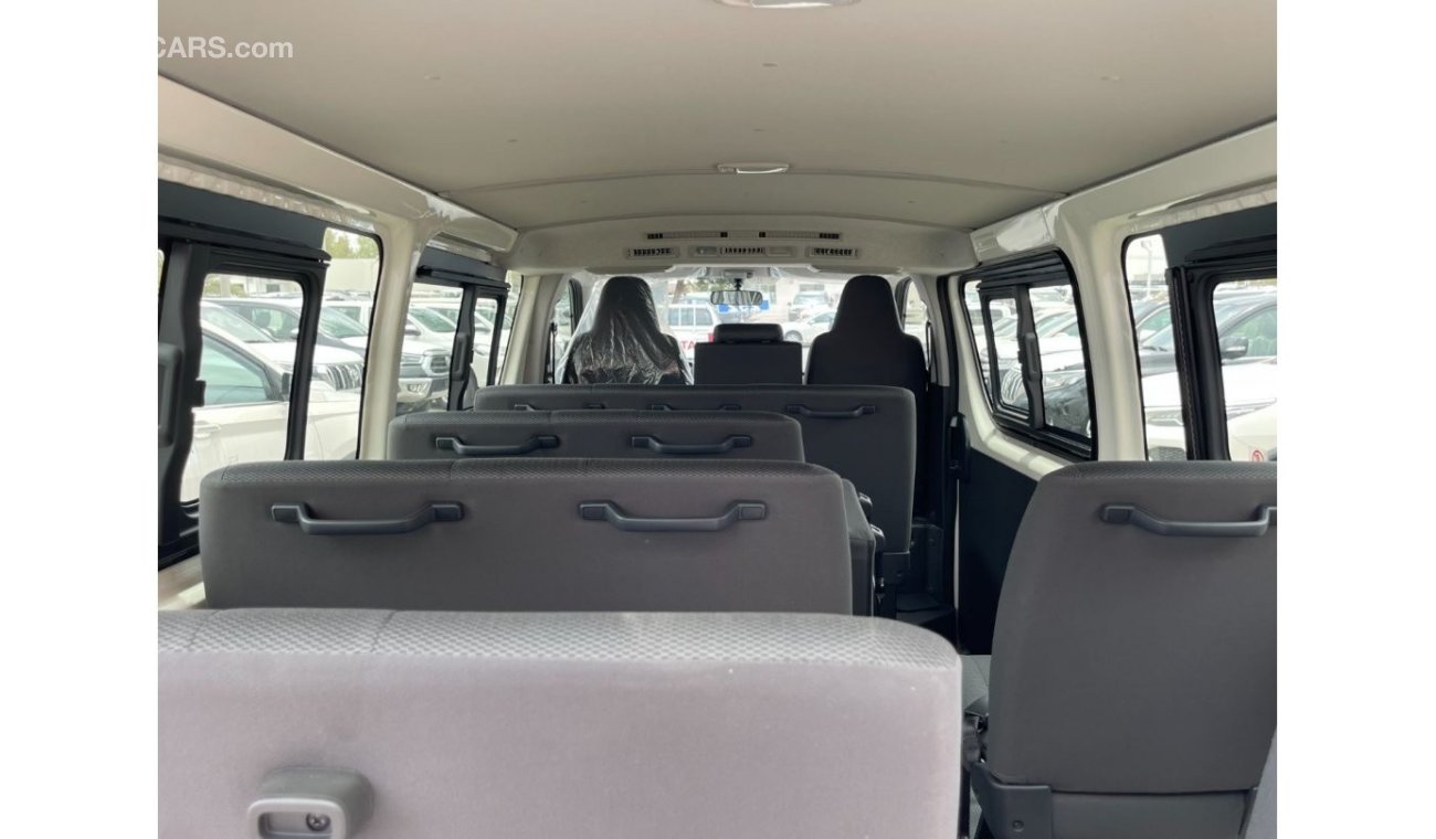 تويوتا هاياس Toyota Hiace Std roof, 2.5l diesel, 2023 model