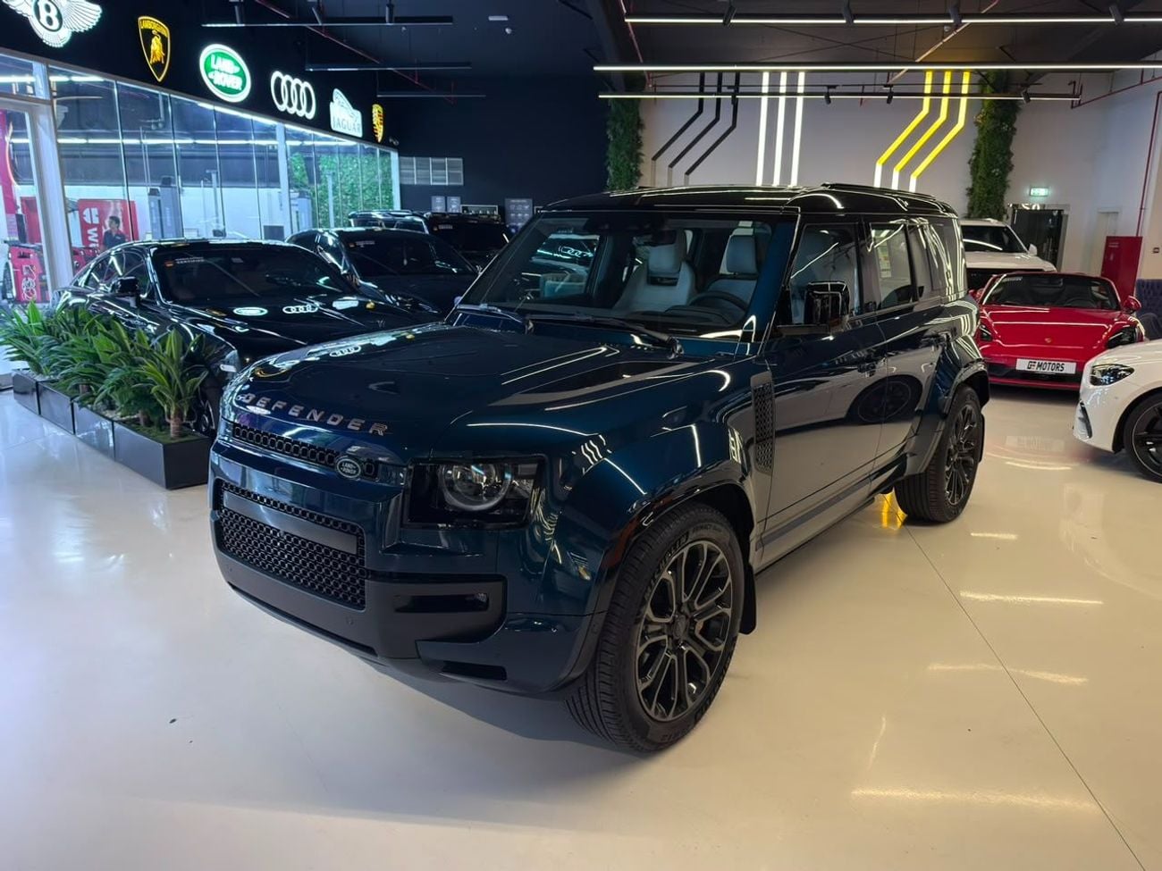 لاند روفر ديفندر 110 OCTA EDITION ONE P635 2026 Land Rover Defender 110 Octa P635 - ALTAYYER WARRANTY AND SERVICE