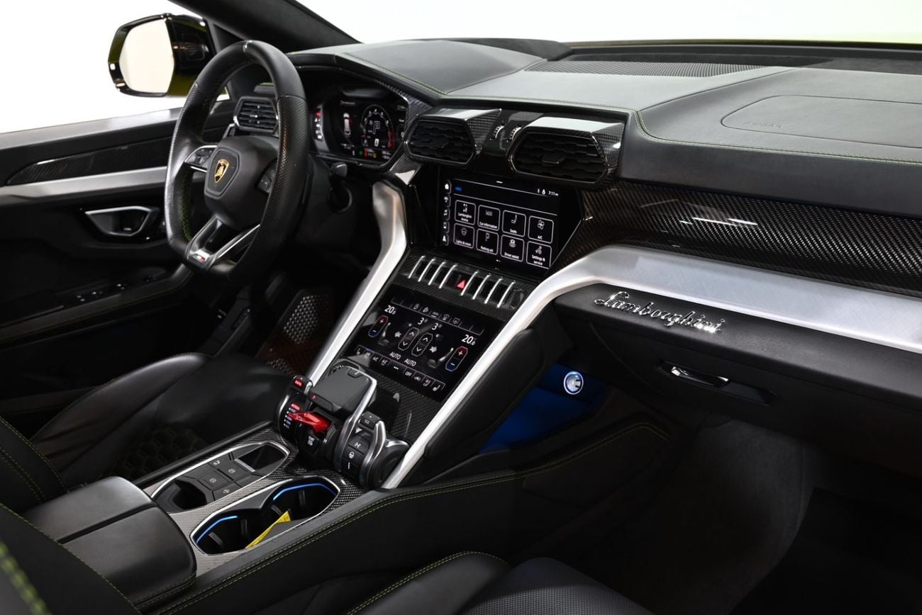 Lamborghini Urus STD 2022 Lamborghini Urus, 10/2026 Lamborghini Warranty, Lamborghini Service History, GCC