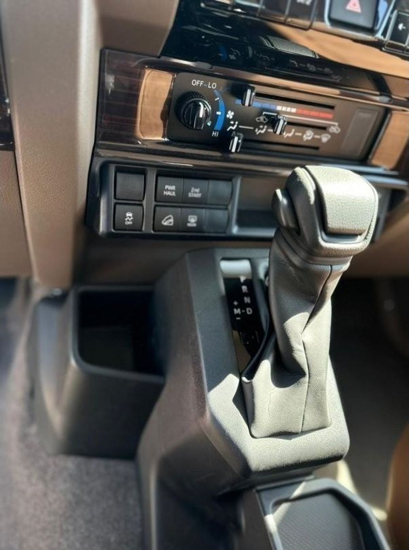 Toyota Land Cruiser 70 Toyota Land Cruiser LC76 Diesel 2.8, 2024 model, Saudi specifications