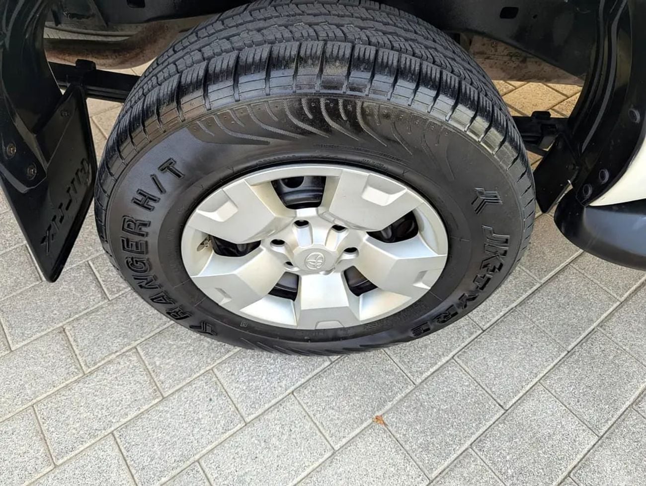 Toyota Hilux GCC Specs | 2.4L Diesel | 4x4 | Excellent Condition