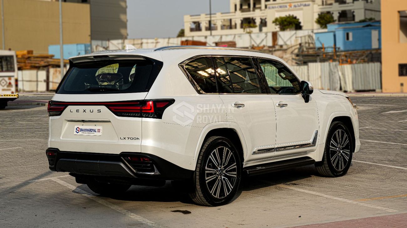 لكزس LX 700h SIGNATURE 3.5L TT HEV | AUTO PARKING | MARK LEVINSON | 7 SEATER AT 4WD 2026MY
