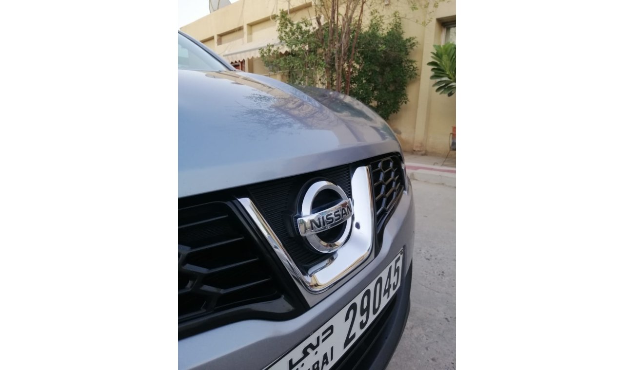 Nissan Qashqai 2012 in PERFECT Condition. LOOKING FOR URGENT BUYER. NEGOTIABLE