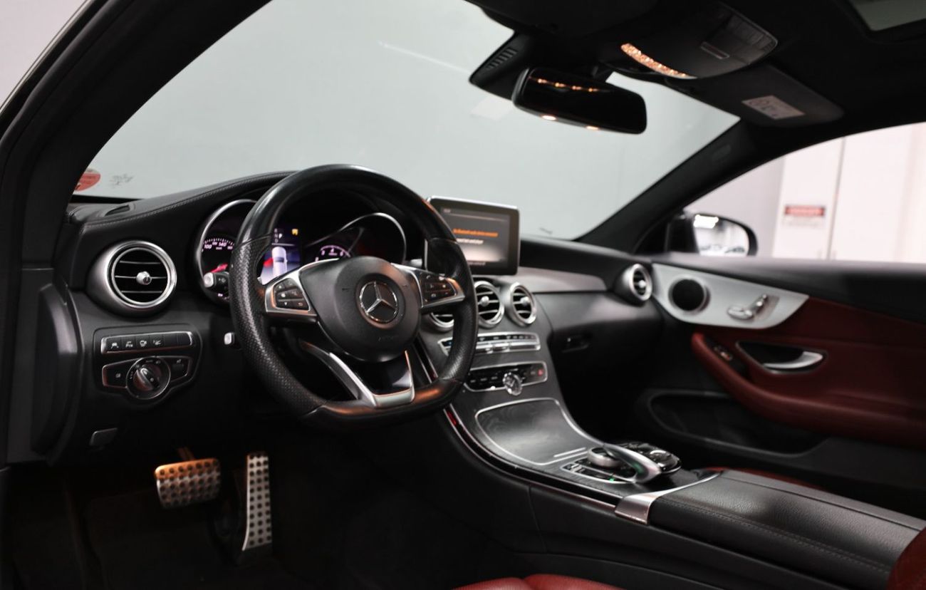 مرسيدس بنز C 300 كوبيه GCC | C300 Coupe | 1950 AED Monthly | Free Insurance + Registration | 2 Years Warranty | Ref#F638630