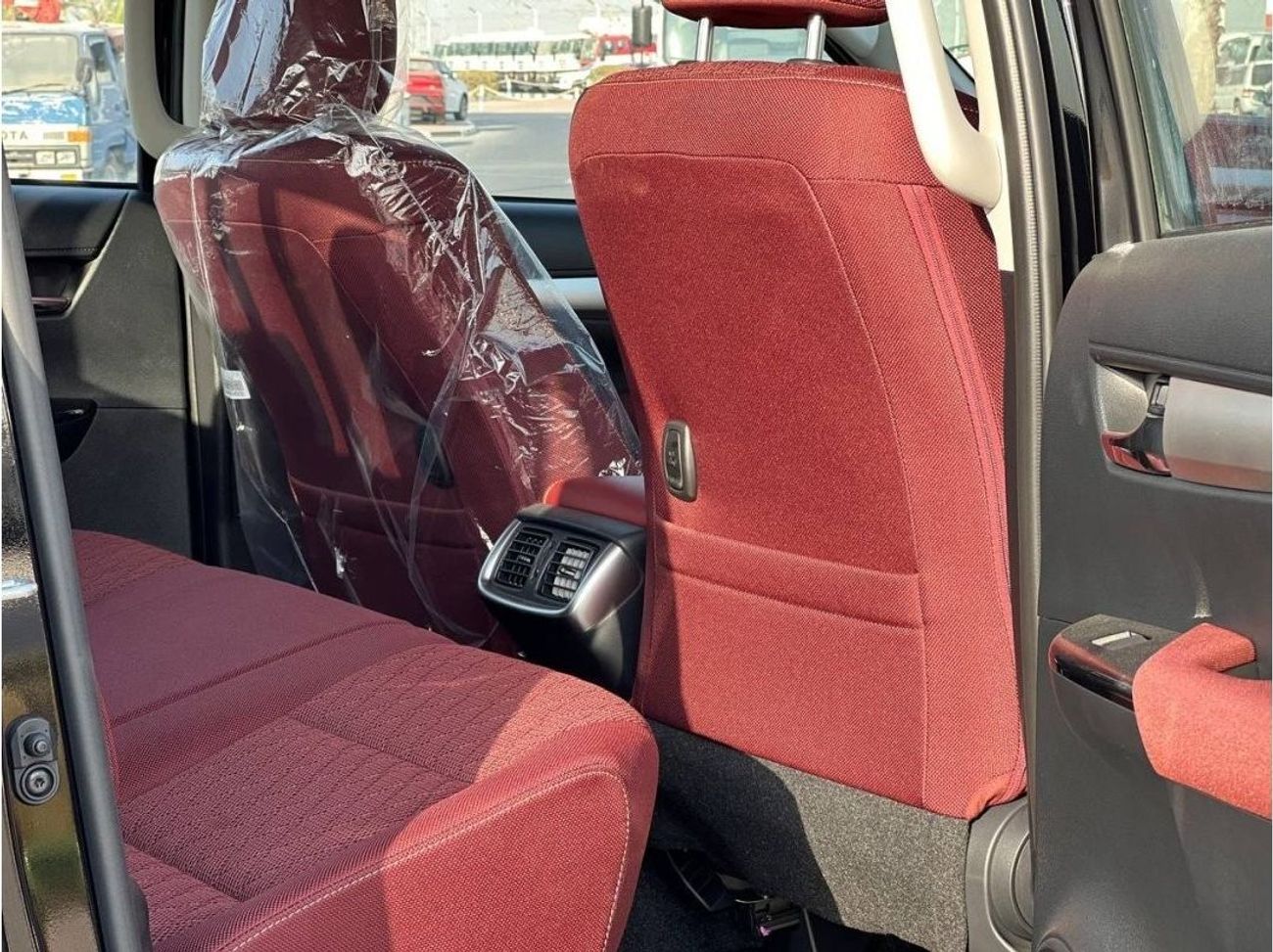 Toyota Hilux 2.7L PTR A/T // 2024 // MID HIGH OPTION WITH  SEATS VENTILATION , LED LIGHT , POWER WINDOWS // SPECI