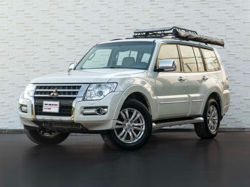 Mitsubishi Pajero AED 1,415 PM • 3.8L PAJERO GLS TOP • ONLY 60,000 KMS • GOLD EMBLEM PACKAGE WITH RHINO ROOF-RACK