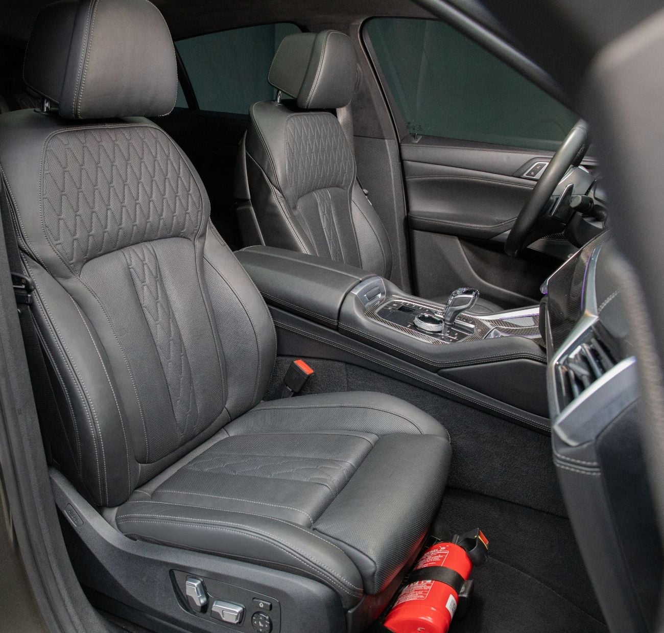 بي أم دبليو X6 M50i 4.4L