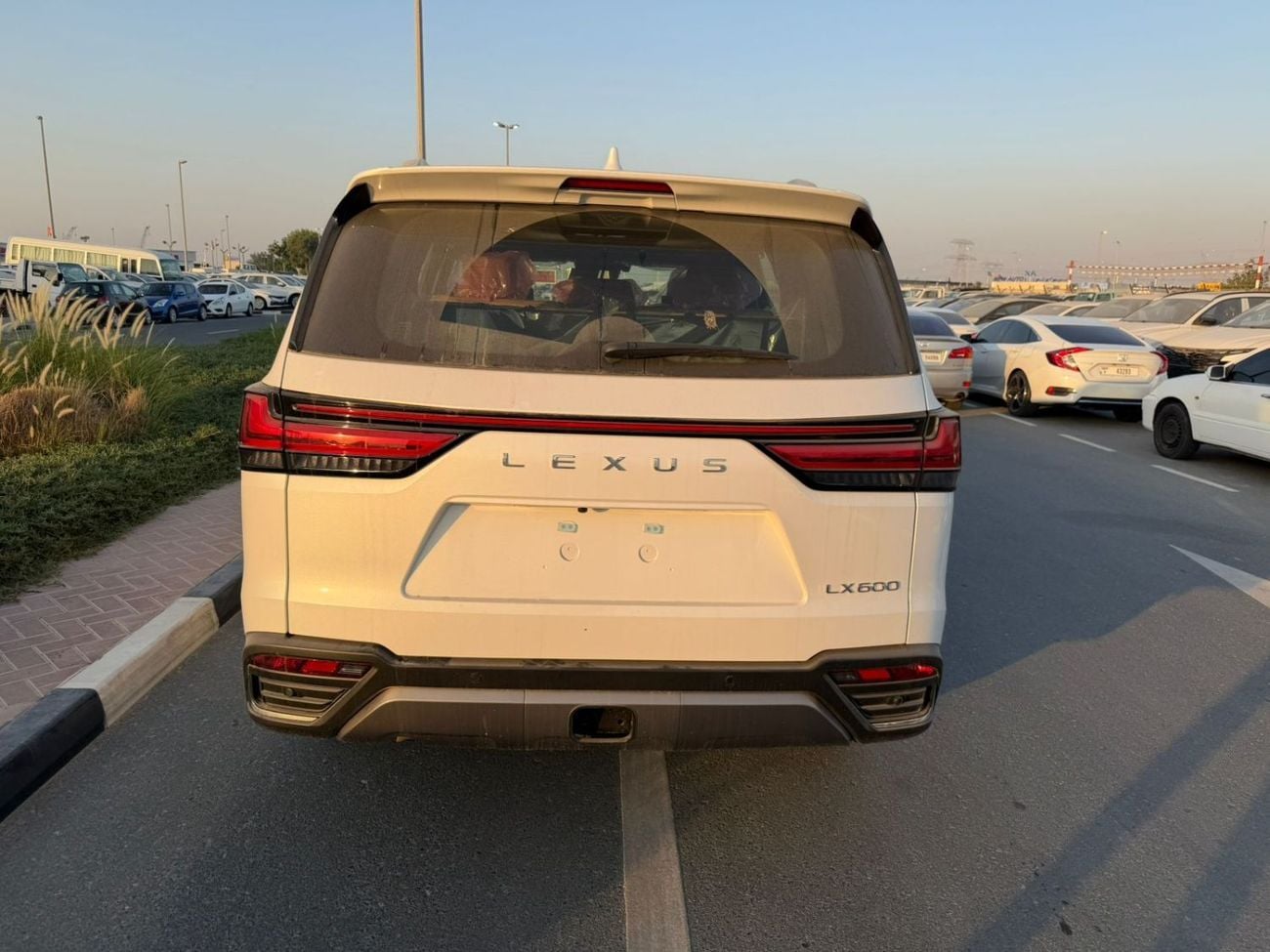 Lexus LX600 Lexus LX600 Urban 3.5TT 2025 10 speaker with soft doors