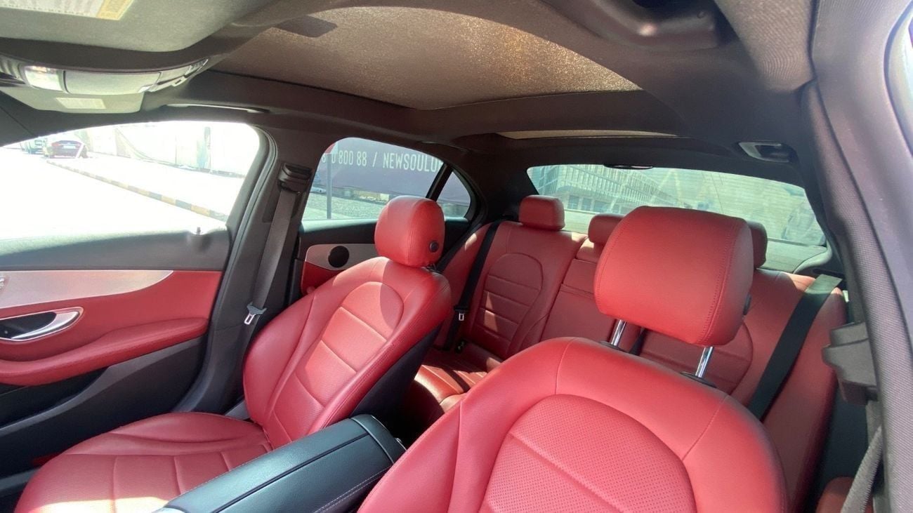 Mercedes Benz C300 Std 2.0L (241 HP)
