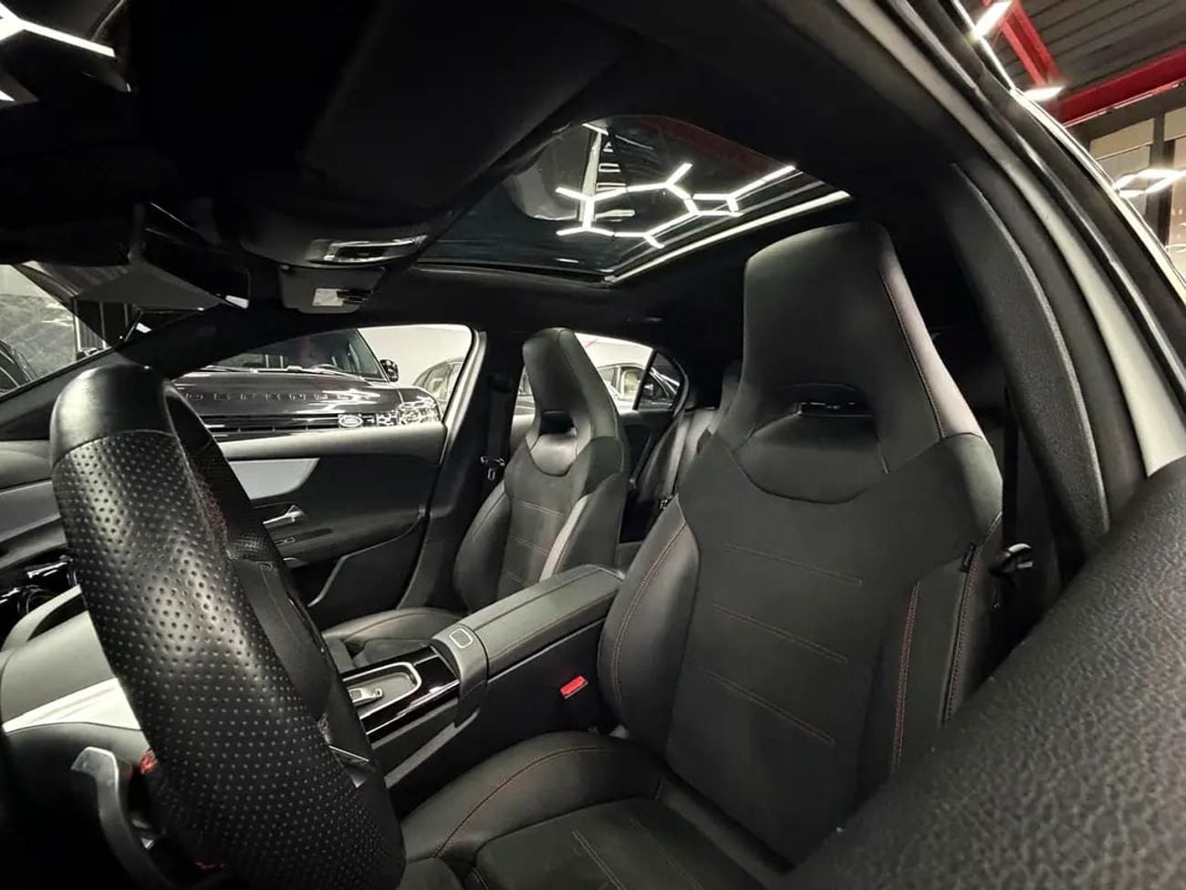 مرسيدس بنز A 200 Premium + 2.0L