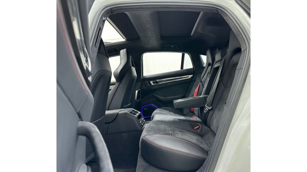 Porsche Panamera 2022 Porsche Panamera GTS, Warranty, Full Service History, Full Options, Very Low Kms, GCC