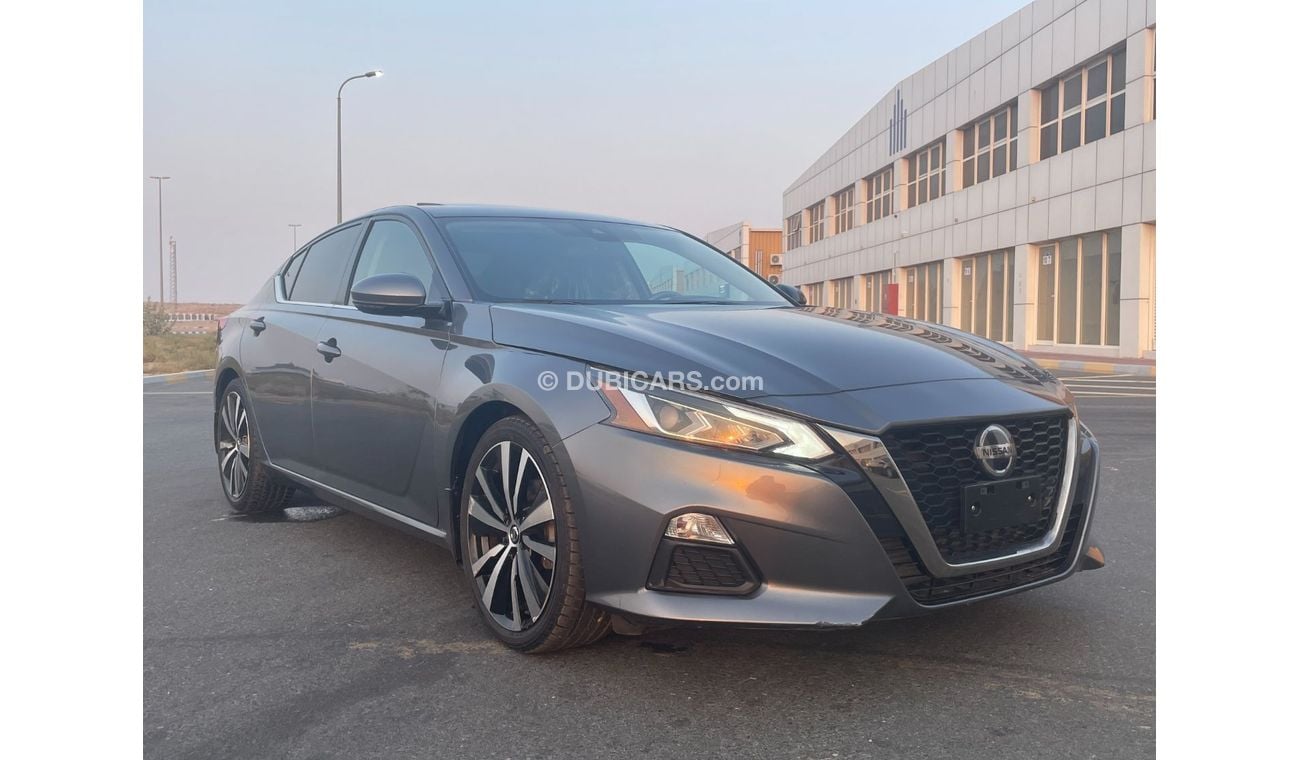 نيسان ألتيما موديل 2020 اس ار ماكينة 2000 سي سي 4 سلندر تربو - فل أوبشن / بحالة ممتازة