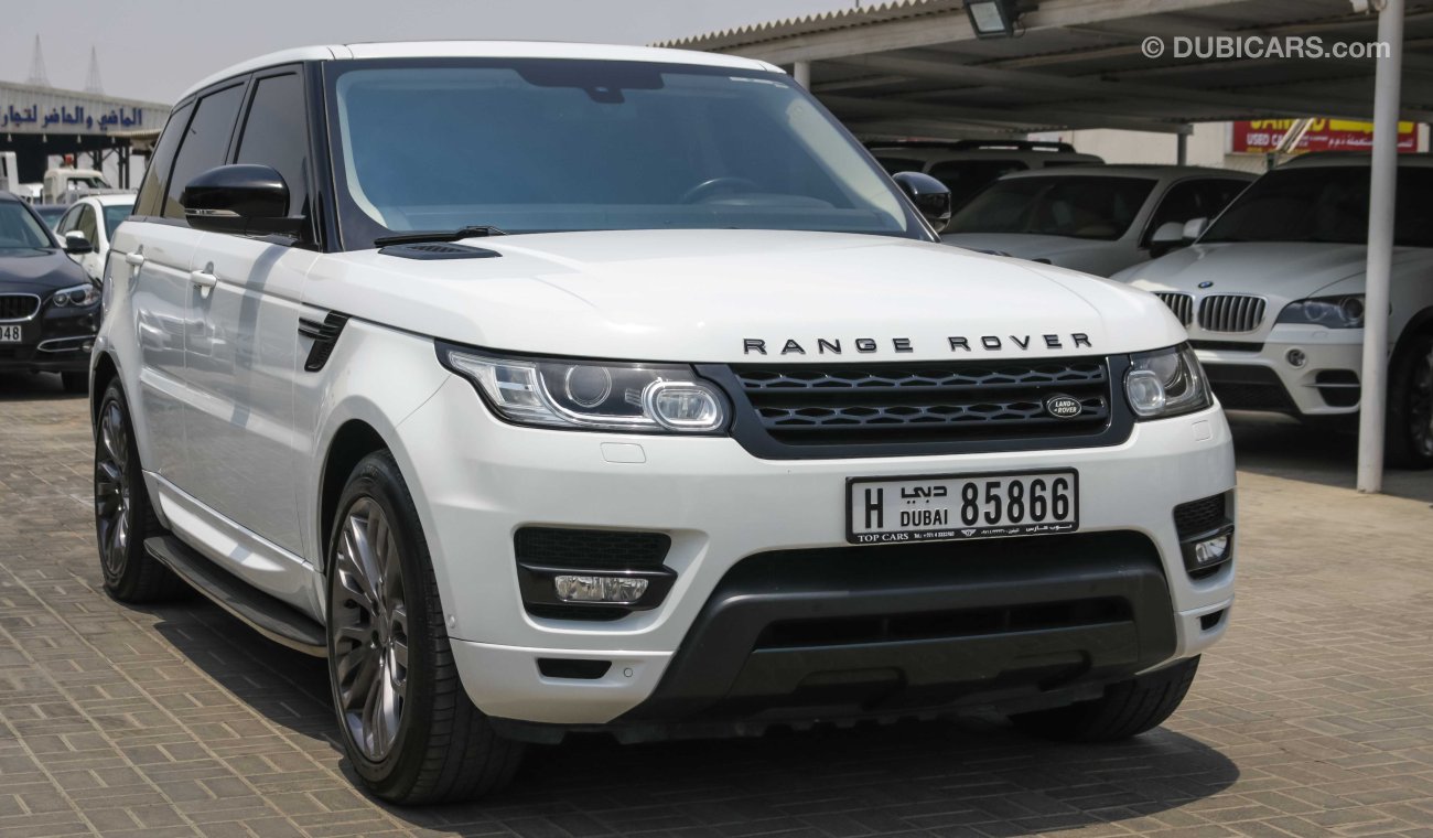 Land Rover Range Rover Sport HSE Amazing clean car with no accidents - GCC Specs