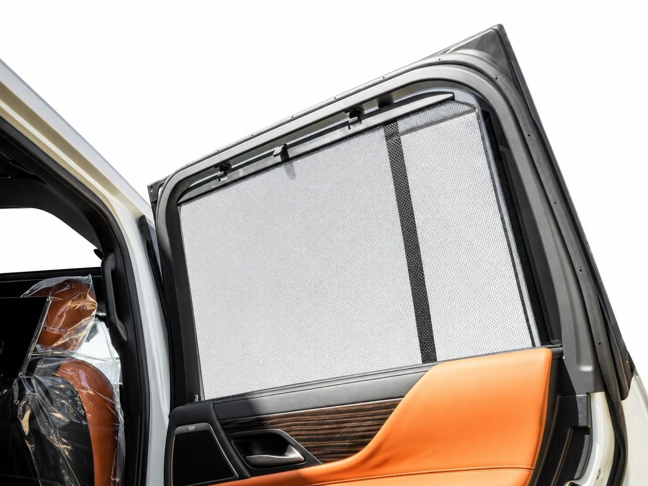 لكزس LX 700h VIP ECTAV0008 - لكزس LX700h VIP موديل 2026 - محرك 3.5 لتر هجين أوتوماتيكي - لون أبيض مع مقصورة داخلية بل