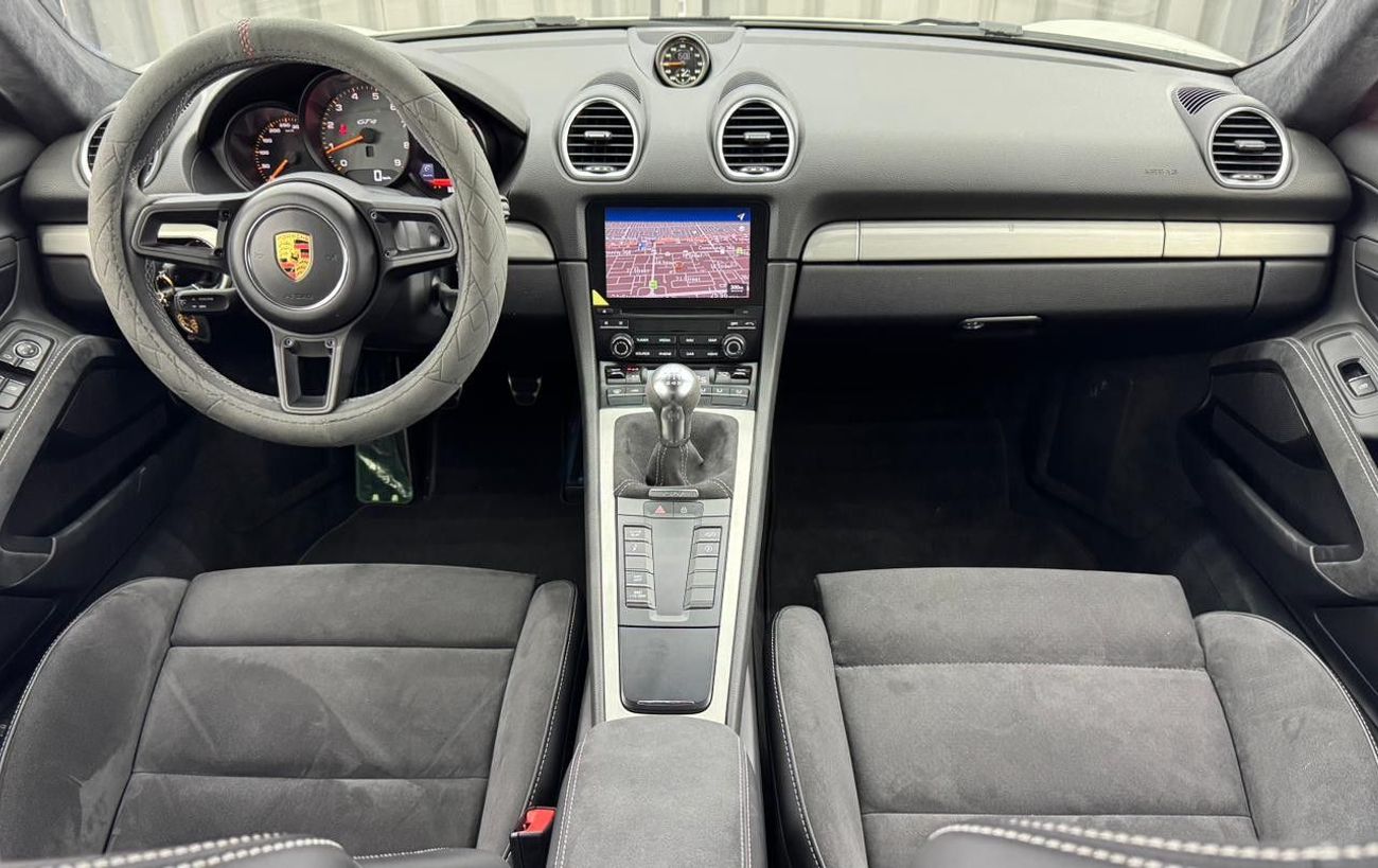 بورش كايمان 718 GT4 4.0L (420 HP) M/T