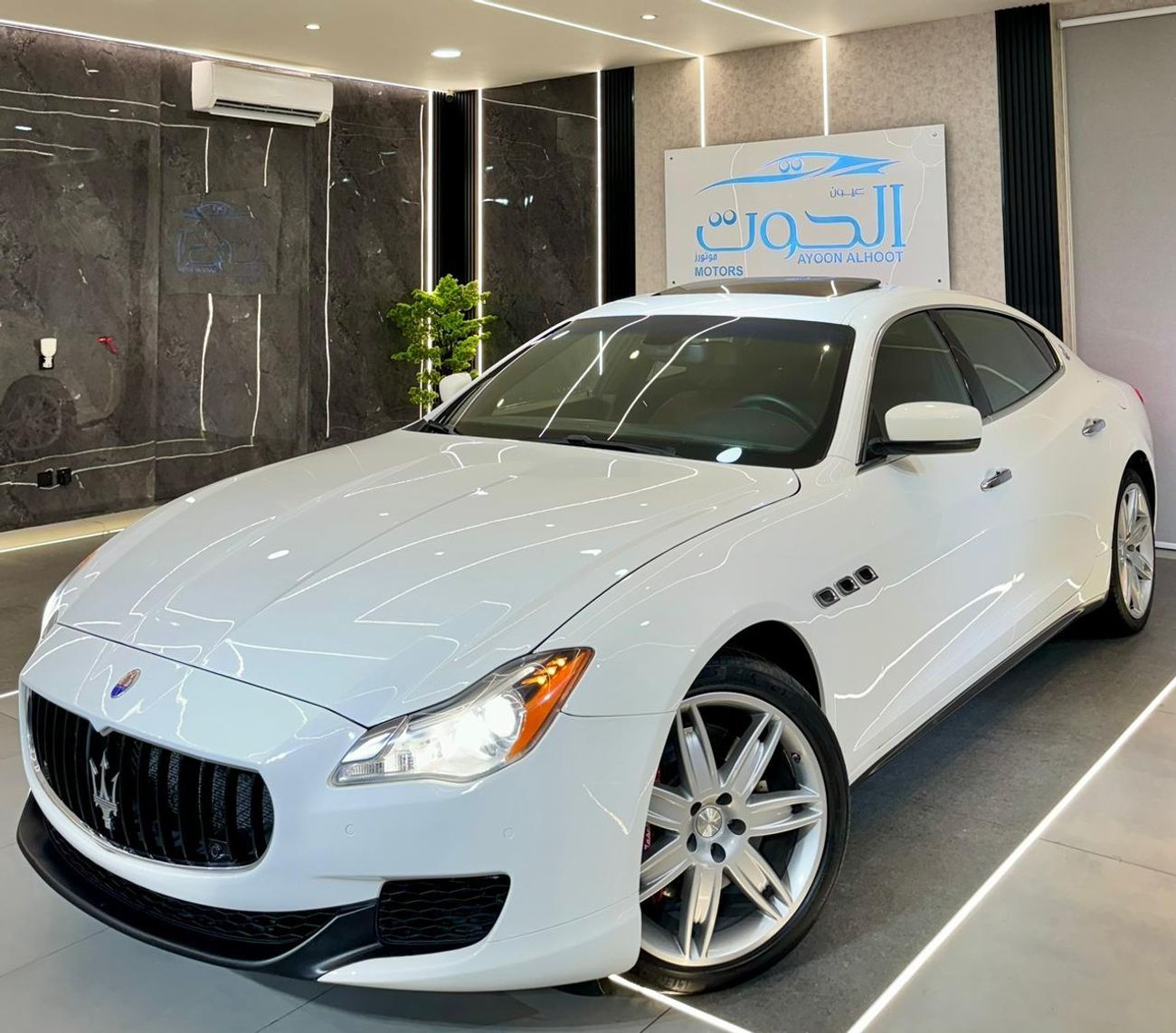 مازيراتي كواتروبورتي S Q4 3.0L (530 HP) SPECIAL MASERATI QUATTROPORTE S V6 ENGINE || GCC SPECS || ACCIDENT FREE || TOP OF