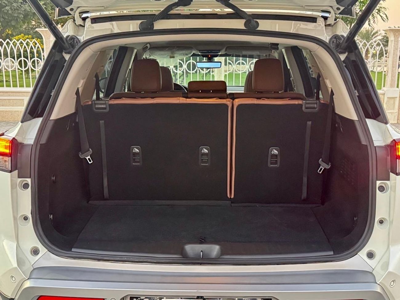 نيسان باثفايندر Pathfinder SL full option top of range GCC. Specs. Free accident.