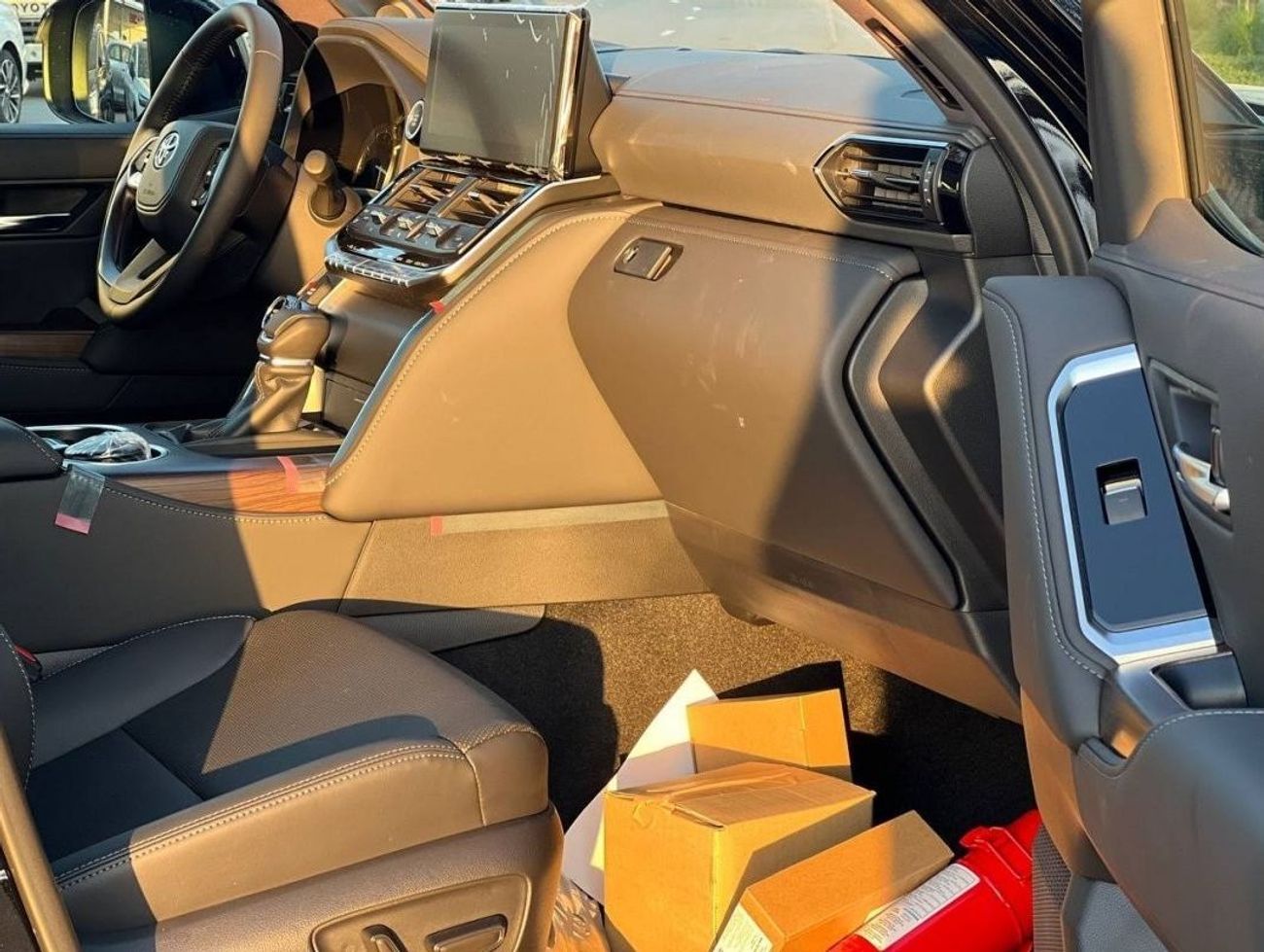 Toyota Land Cruiser GXR 3.5L PTR A/T // 2026 // HIGH OPTION WITH RADAR , LEATHER & POWER SEATS , DVD & BACK CAMERA // SP